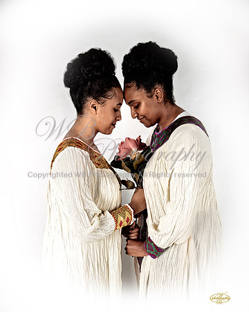 Ruth_Lydia_standing_Vinyet_adults